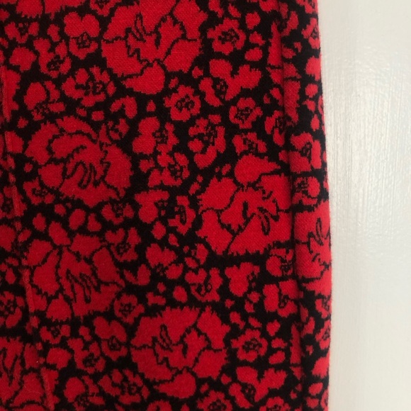 Maeve for Anthropologie Margot flared cropped pant red rose print size S EUC - Picture 3 of 14